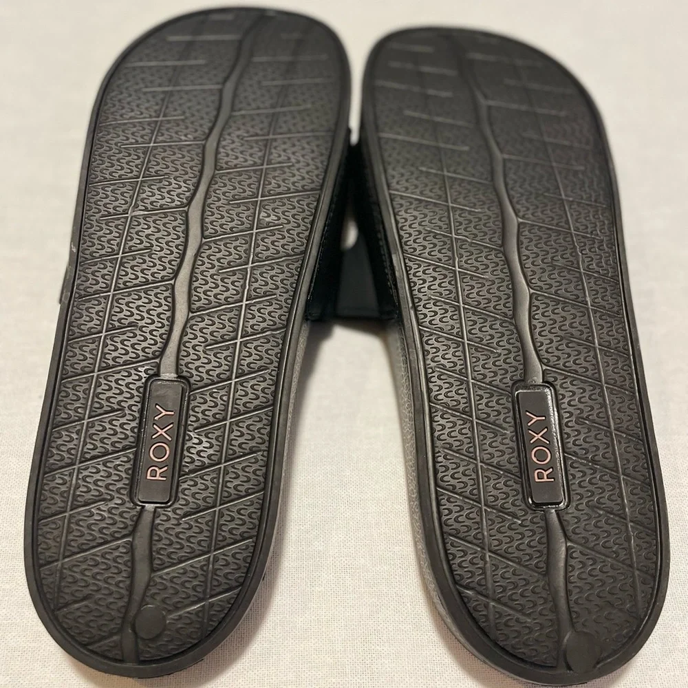 Roxy Slides - Picture 6 of 6